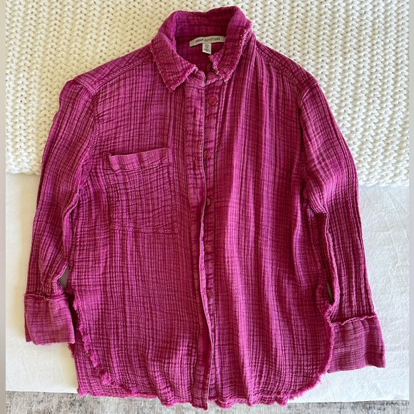Urban Outfitters Textured Button Down Shirt - Picture 1 of 9